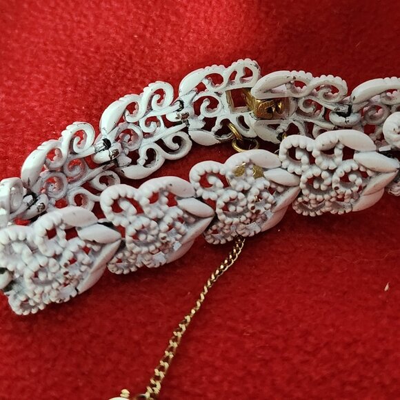 Vintage 1960's Monet White Enamel on Silverplate Filigree Floral Design Bracelet - Picture 8 of 16